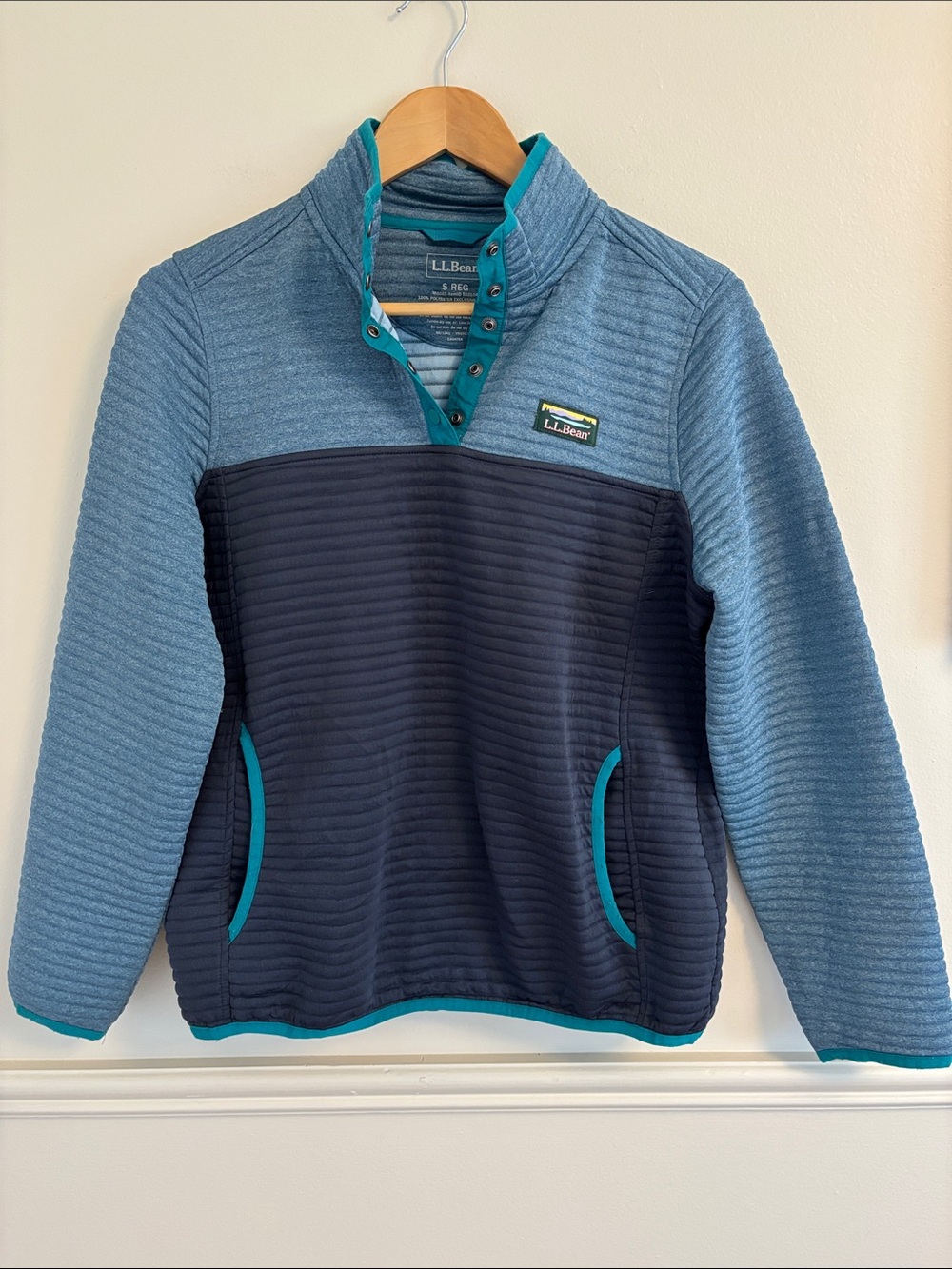 L.L. Bean Two-Tone Blue Quilted Snap Pullover with Teal Trim